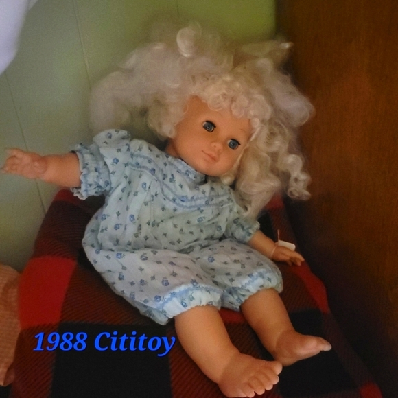 Blonde 1988 Cititoy Doll - Picture 2 of 2
